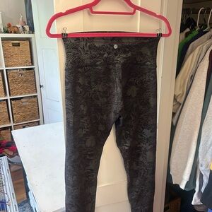 Black floral reflective lululemon print leggings